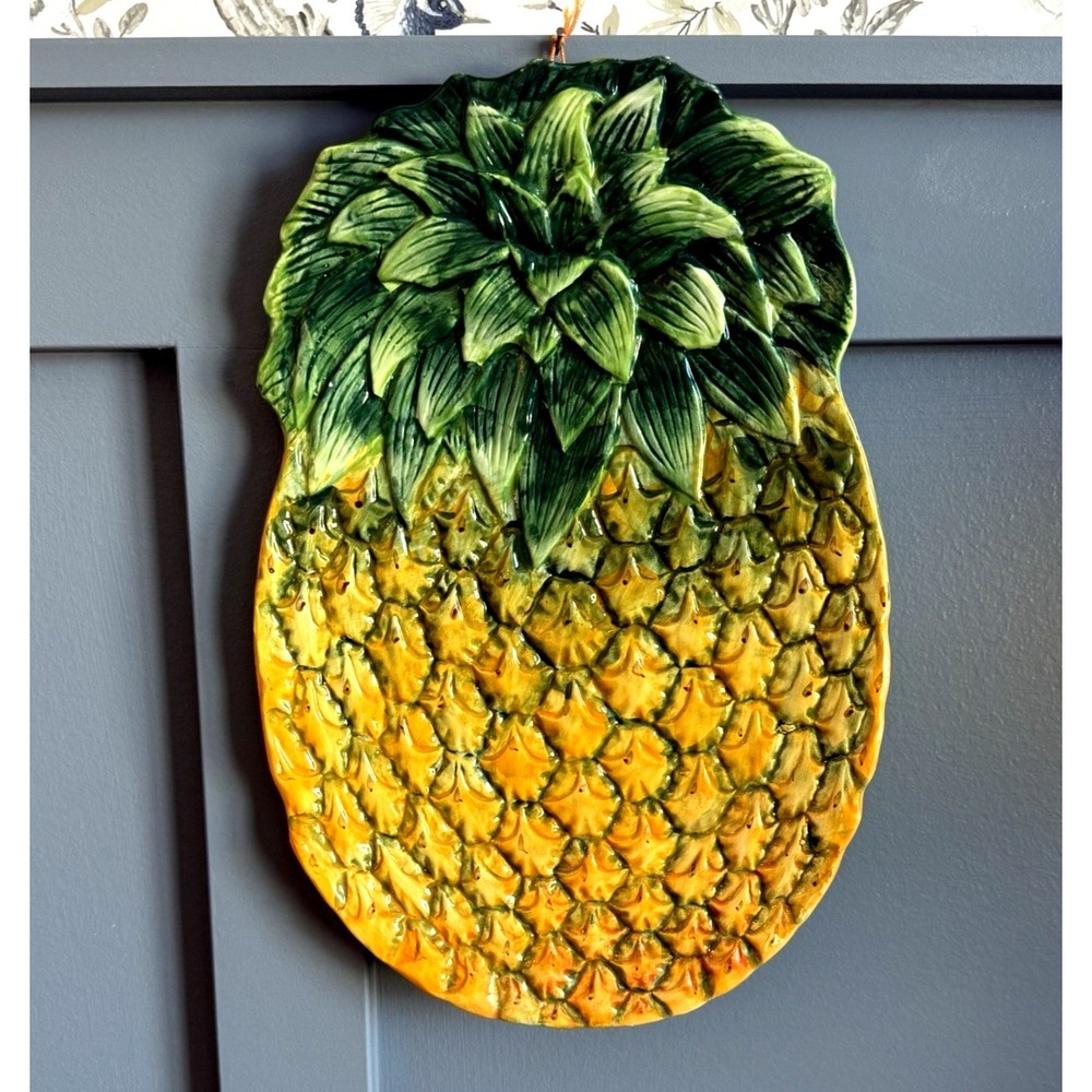 World Bazaar Pineapple Platter Wall Decor 14" Ceramic Tropical Handpainted Coast